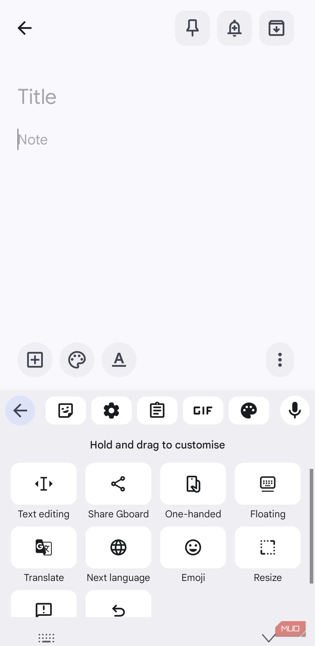 Bảng công cụ Gboard trên Android, hiển thị biểu tượng Clipboard và tiện ích khác