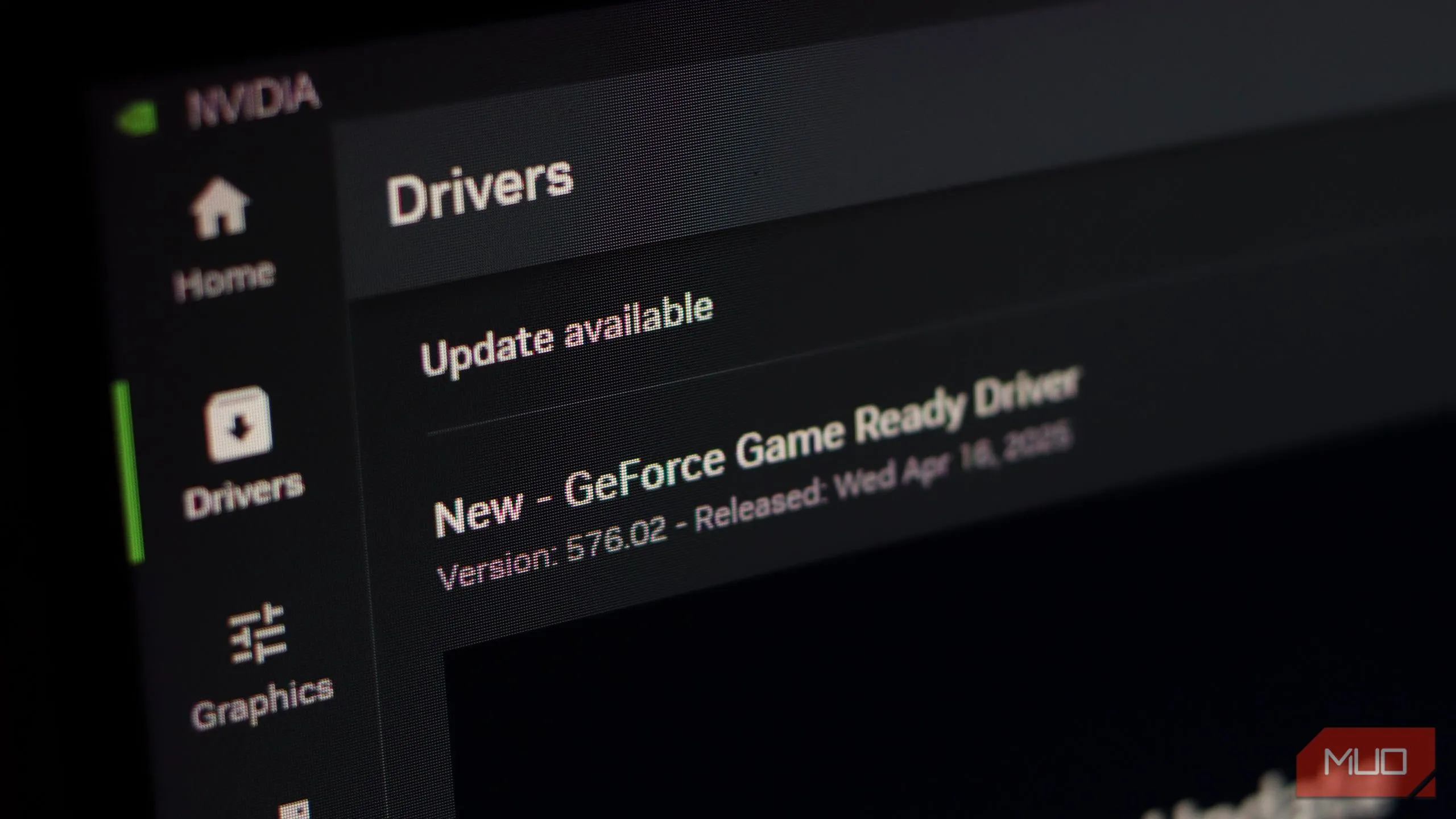 Cập nhật driver Nvidia qua ứng dụng GeForce Experience giúp khắc phục lỗi liên quan nvlddmkm.sys và giảm DPC latency.