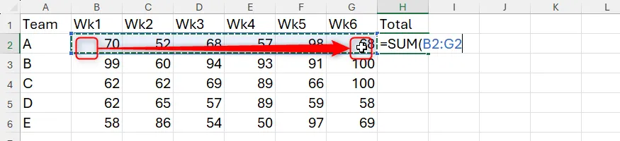 Chọn các ô bằng chuột để tạo tham chiếu trong công thức