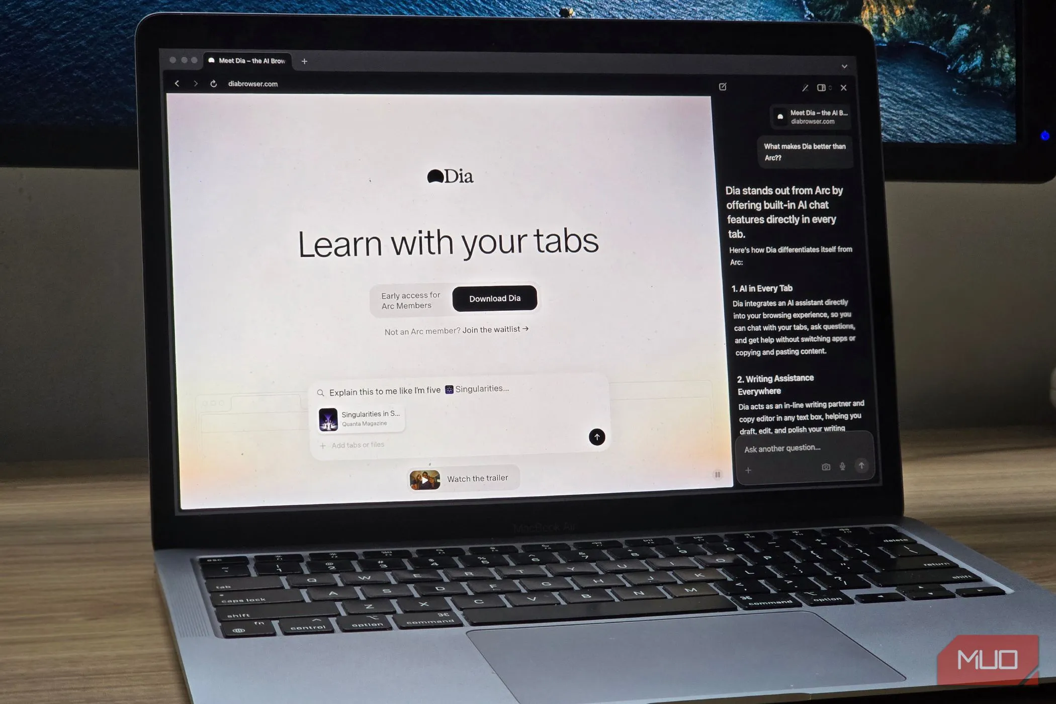 Giao diện trình duyệt Dia chạy trên MacBook, biểu hiện của xu hướng AI trong trình duyệt