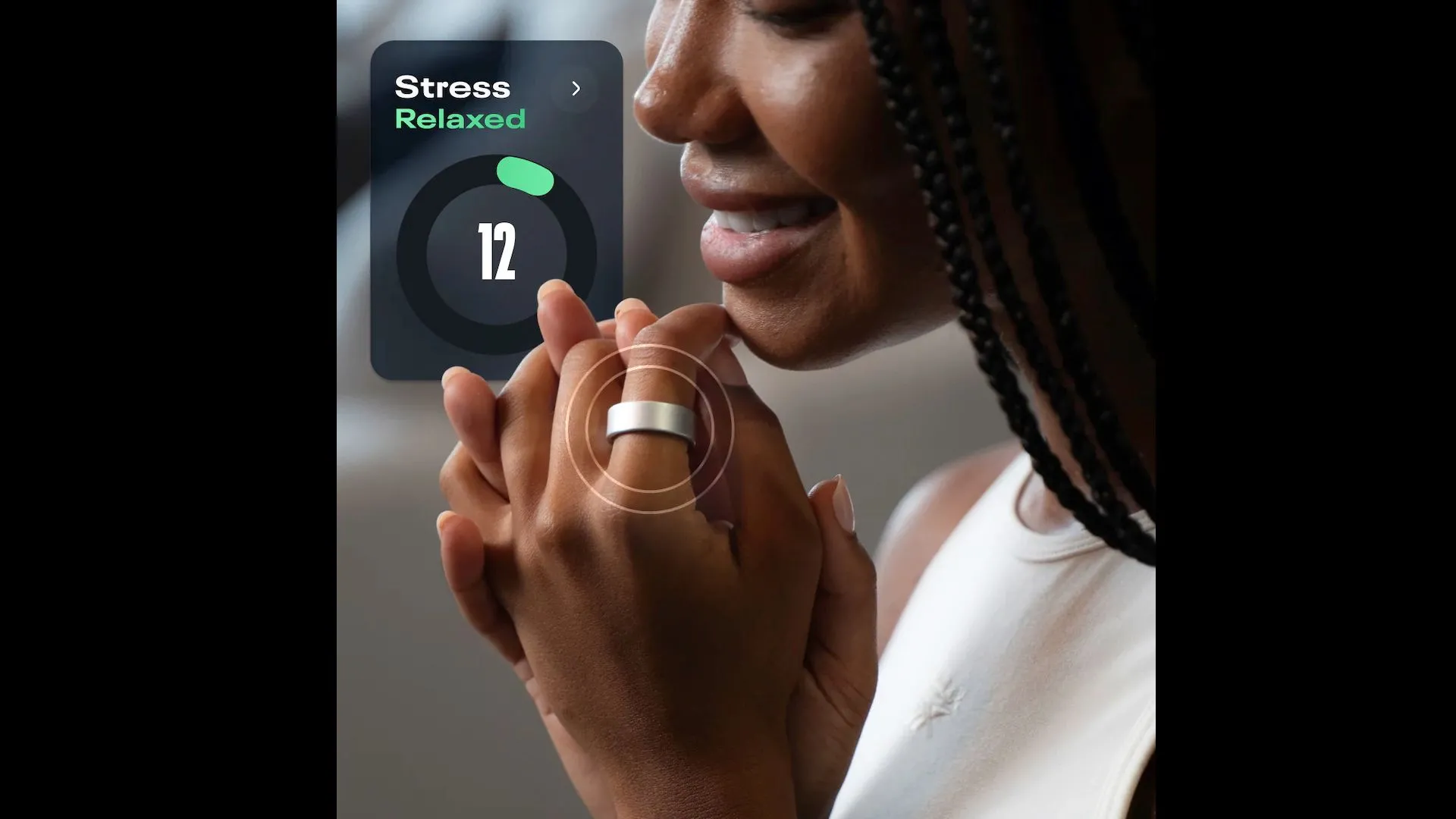 Hình ảnh quảng bá cho thấy Reebok Smart Ring và biểu cảm stress theo cảm biến