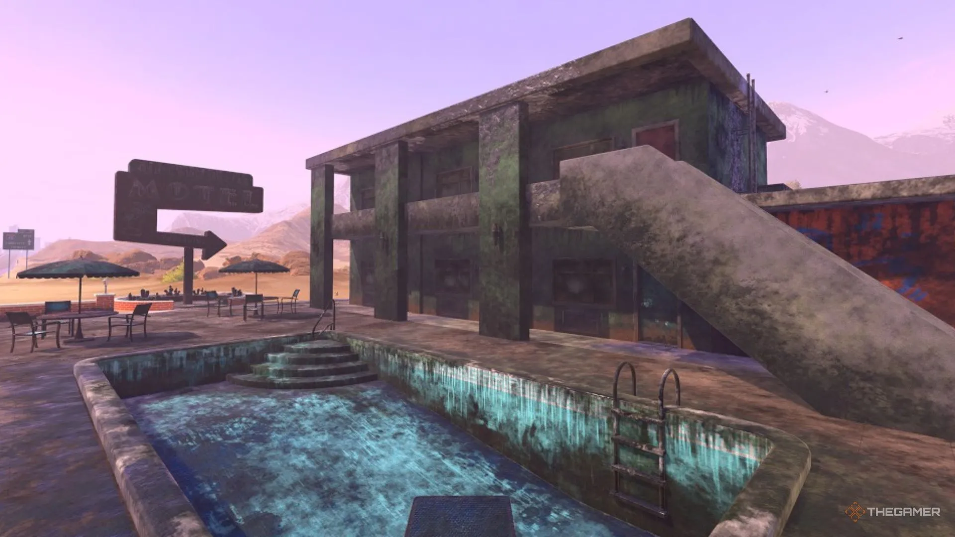 Motel phủ đầy vết bẩn khi bắt đầu nhiệm vụ trong PowerWash Simulator 2.