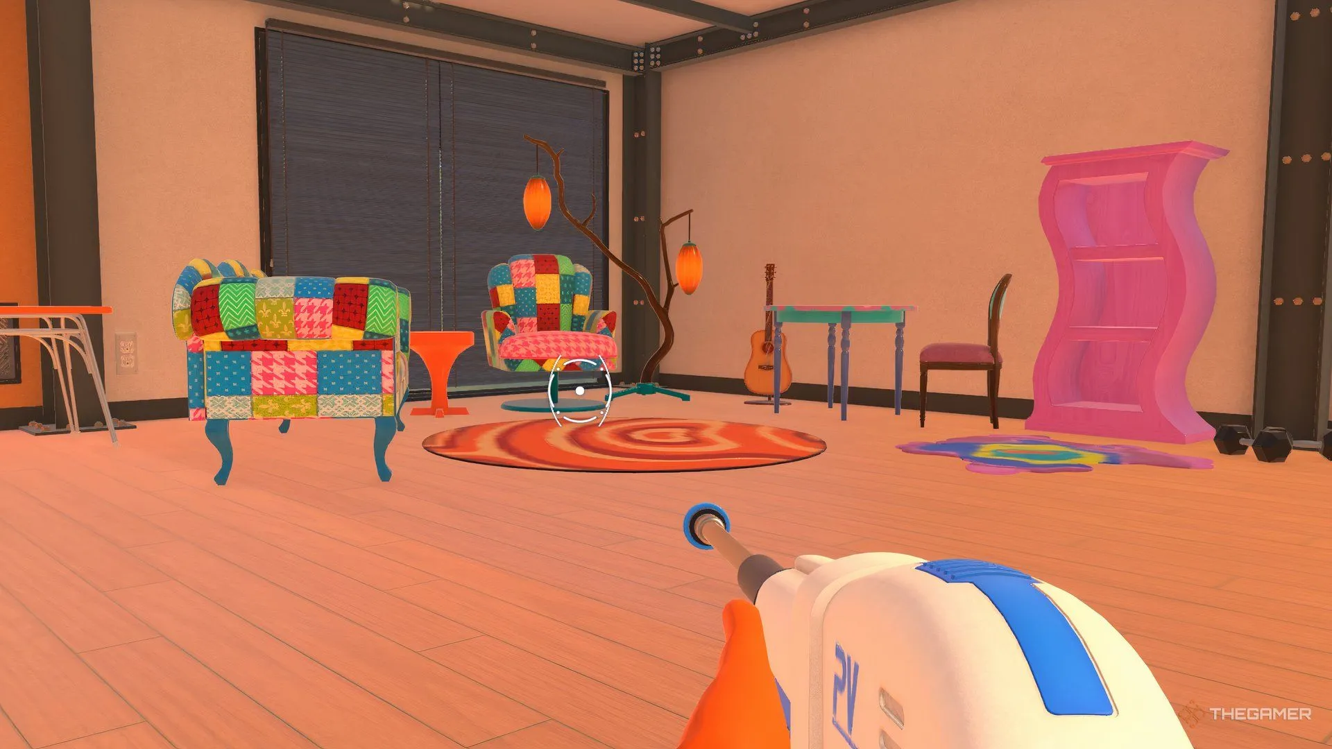 Nội thất home base với đồ đạc funky trong PowerWash Simulator 2.