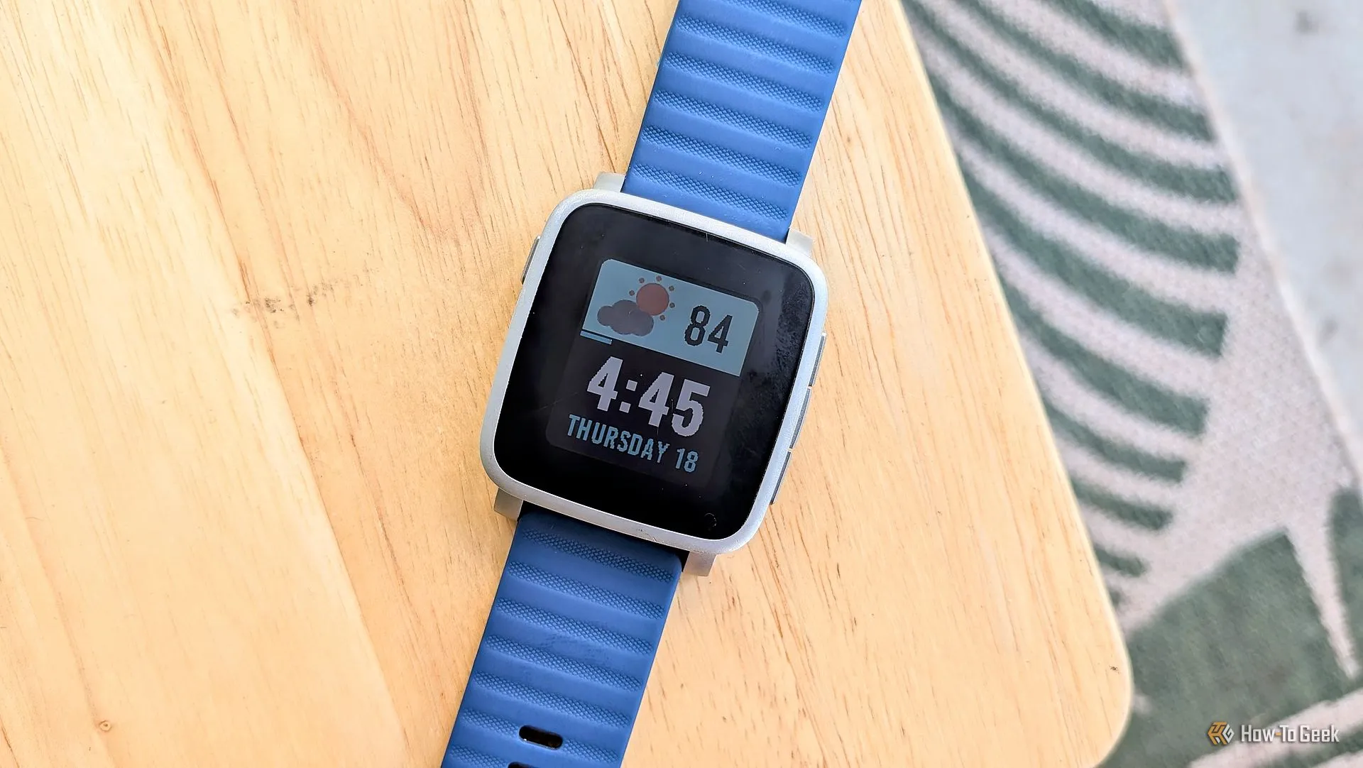 Pebble Time Steel: ảnh smartwatch Pebble cổ điển, ứng dụng chính thức tái xuất trên cửa hàng app