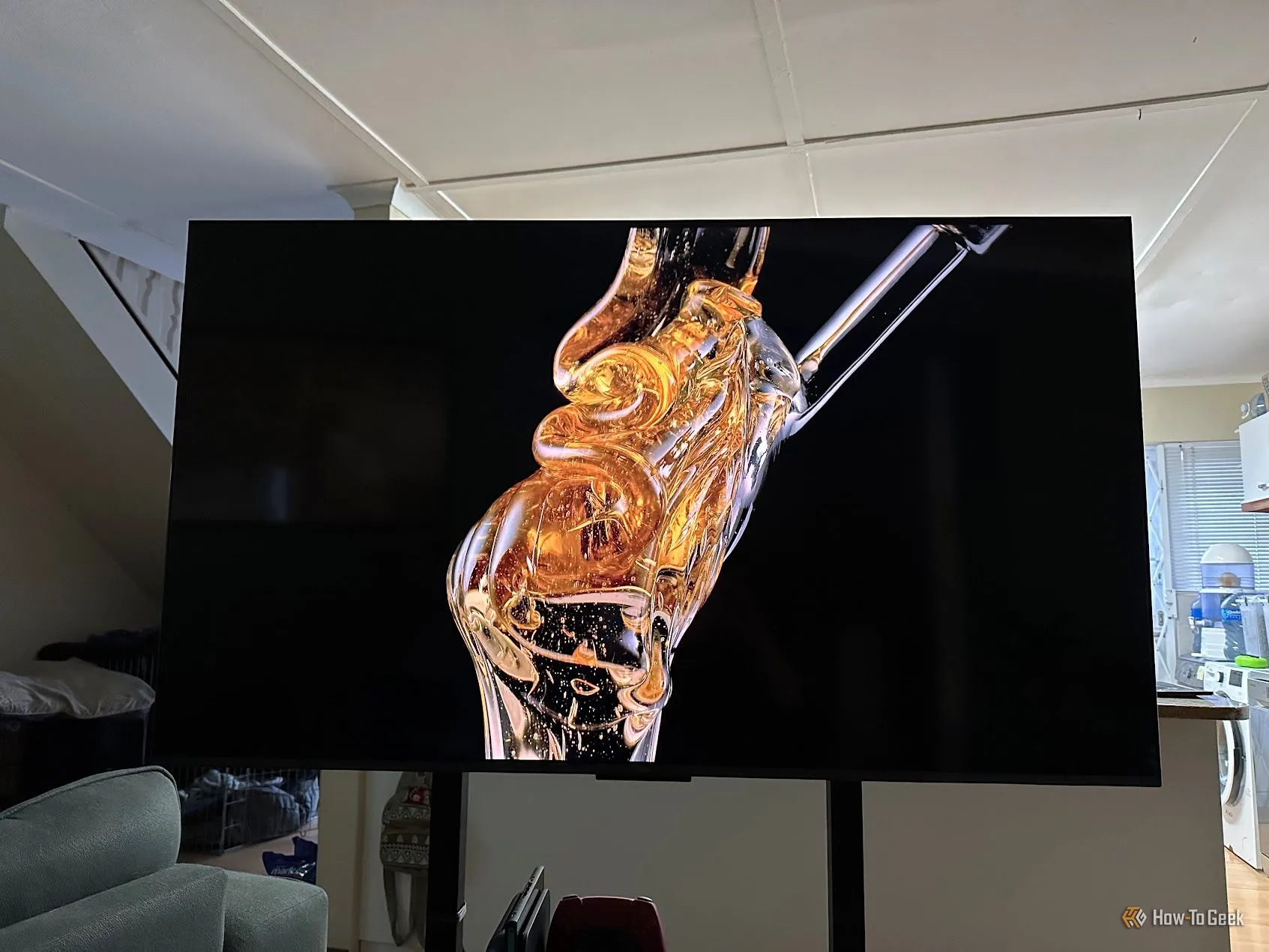 TCL C6K mini‑LED chiếu bài thử nghiệm hình ảnh, so sánh với OLED